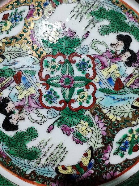 Tava mica cu patru cescute de sake japoneze