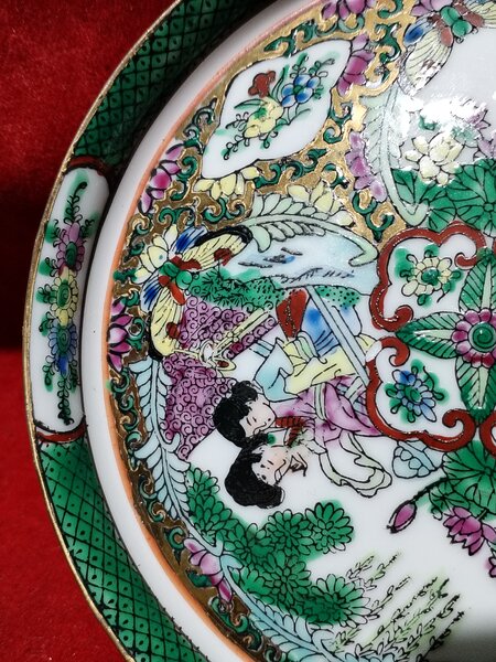 Tava mica cu patru cescute de sake japoneze